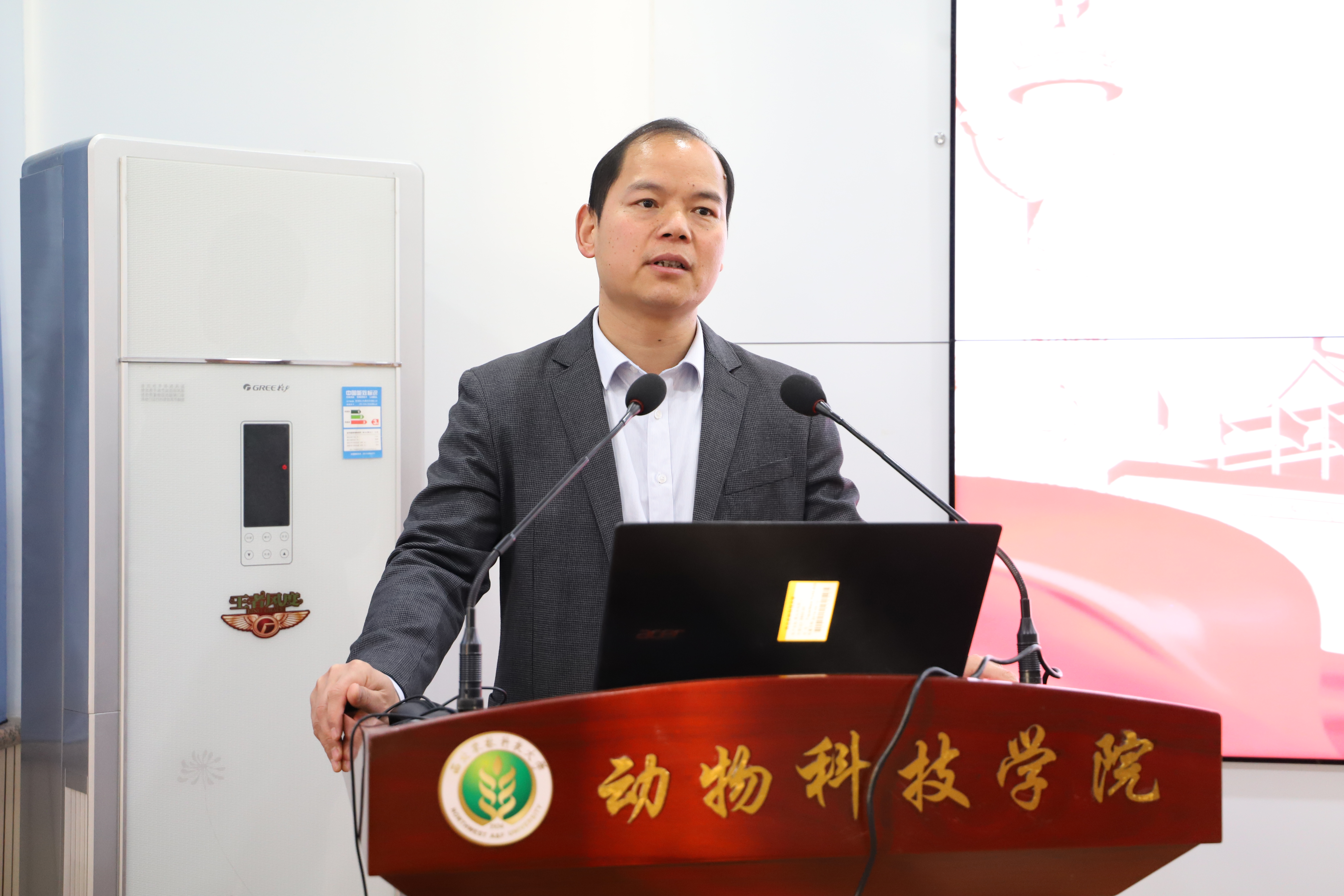 8c9f812df30542d48e1fddfb597dfc53.jpg 8c9f812df30542d48e1fddfb597dfc53.jpg