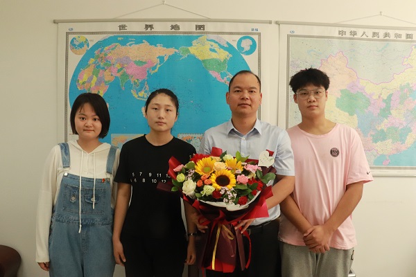 035502b6f6ae4bc085fb25866e1fdc98.jpg 02.jpg