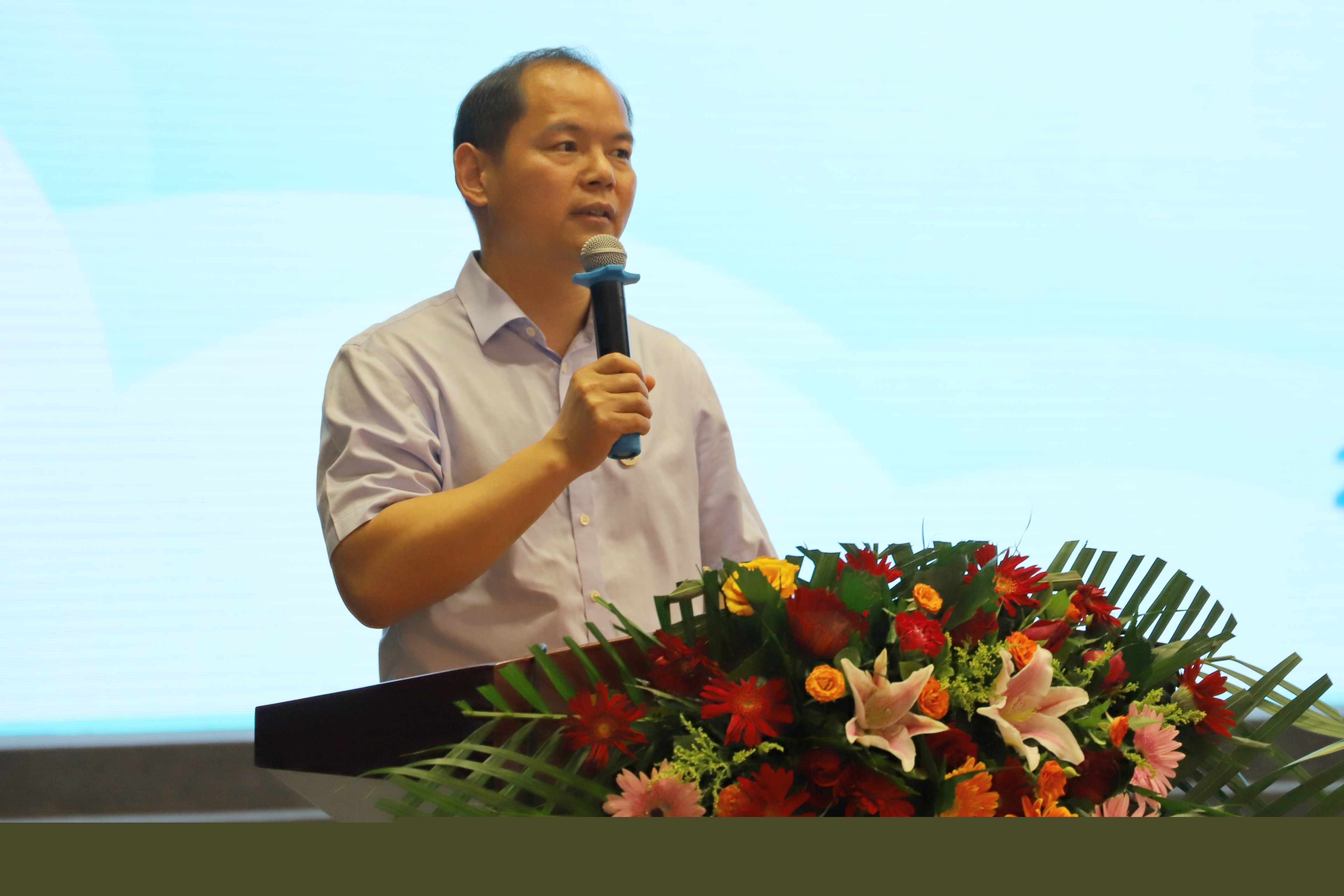 曹军会寄语学生.jpg
